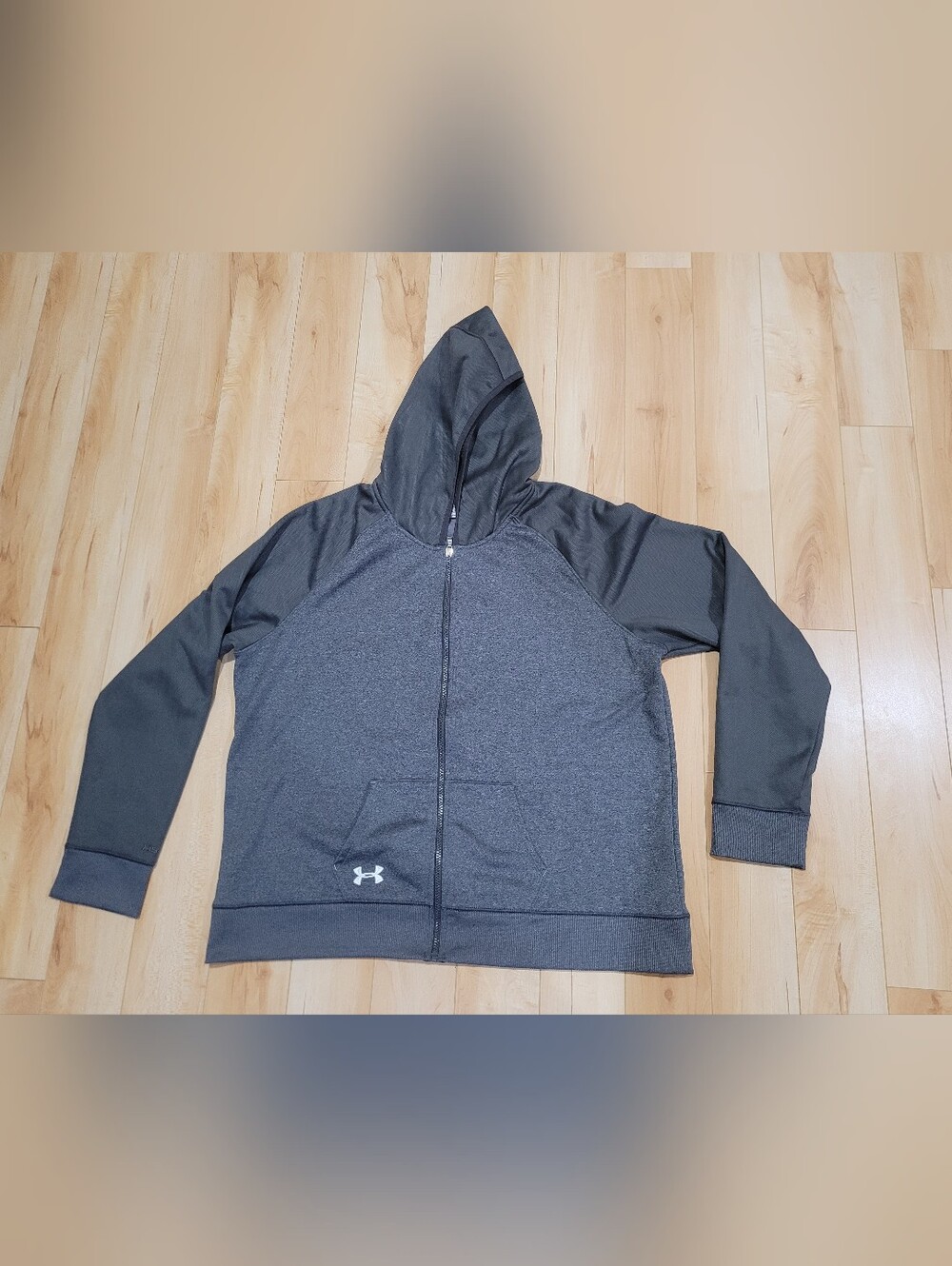 Under Armour men's size 2XL gray zip up hoodie